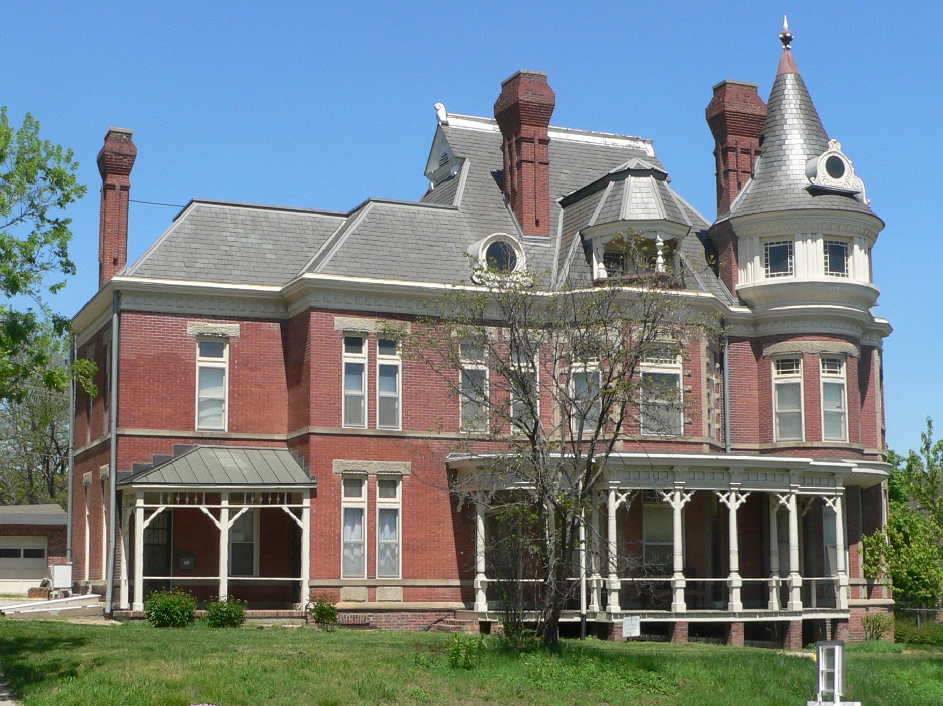 1889 Mclnteer Villa